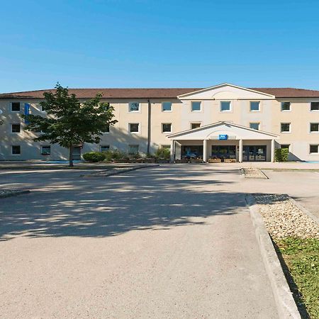 Ibis Budget ロン・ル・ソーニエ エクステリア 写真