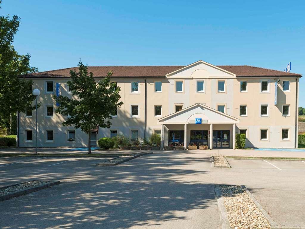 Ibis Budget ロン・ル・ソーニエ エクステリア 写真