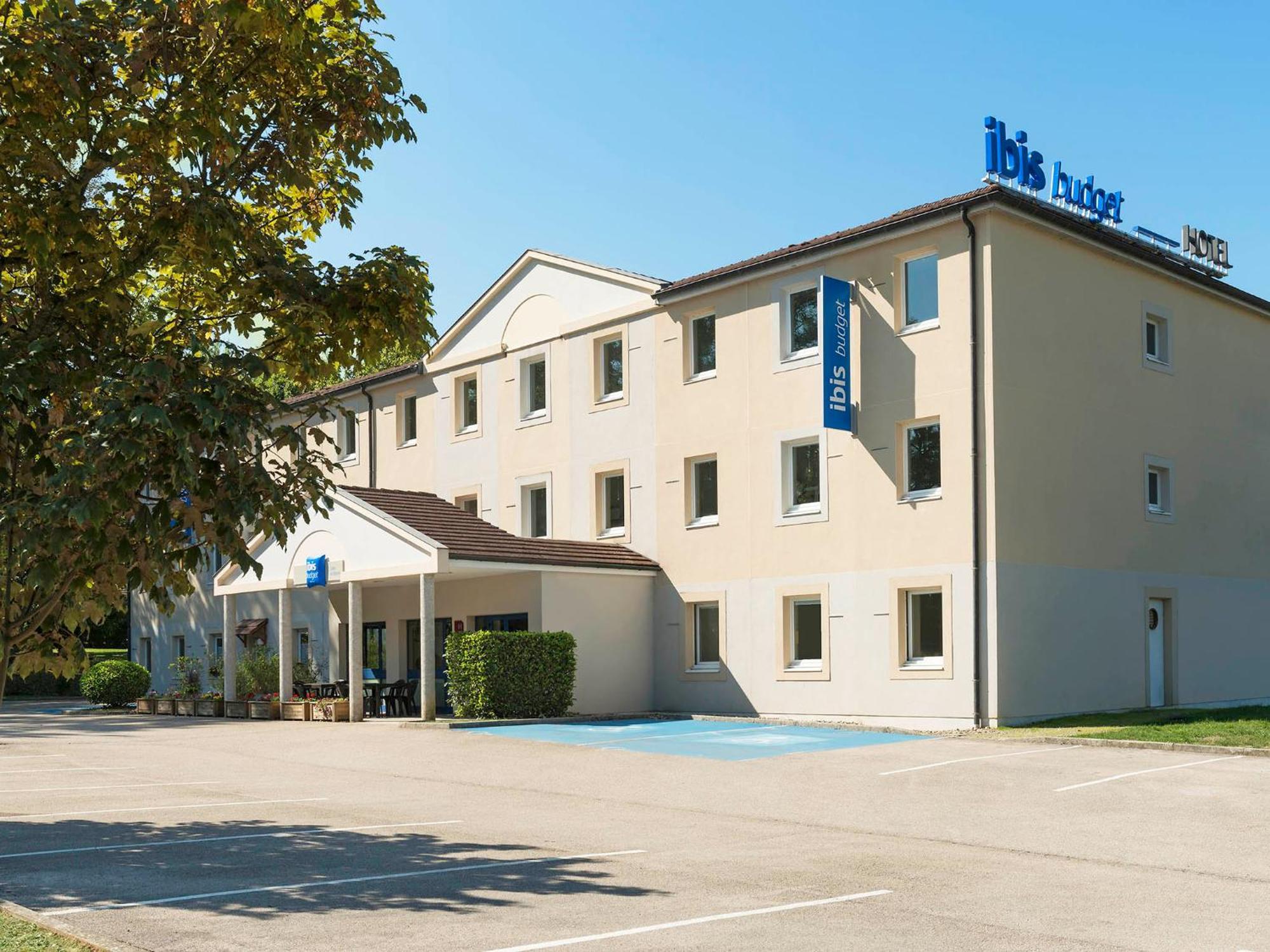 Ibis Budget ロン・ル・ソーニエ エクステリア 写真